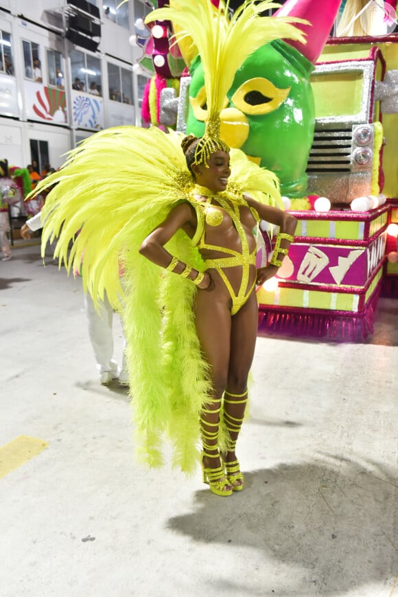 Thelma Assis, do 'BBB 23', estreou como musa da Mangueira no carnaval 2023