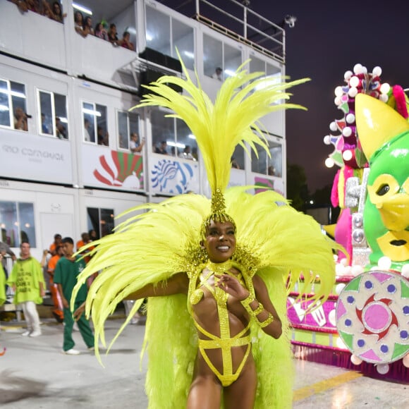 Carnaval 2023 da Mangueira: escola teve Thelma Assis como musa e levou para a Sapucaí enredo sobre a África e a Bahia