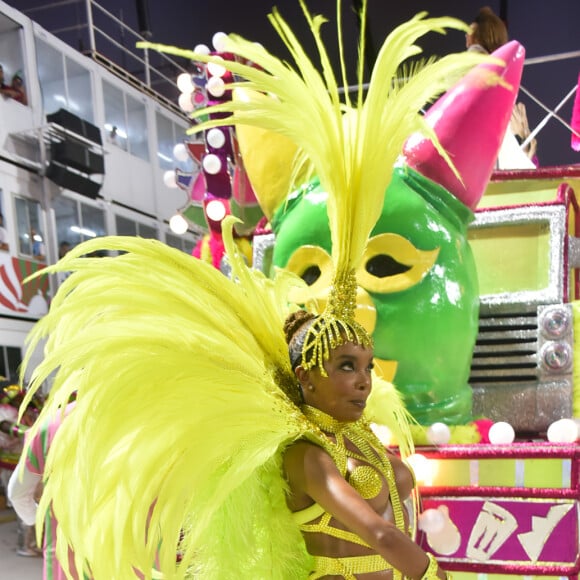 Mangueira, de Thelma Assis, foi um dos destaques da primeira noite de desfiles do Grupo Especial do carnaval 2023