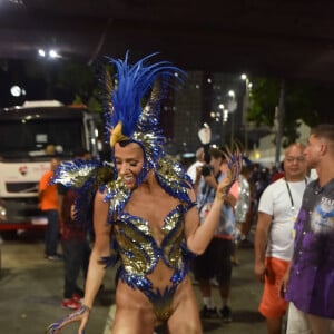 Carnaval 2023: Adriane Galisteu foi Madrinha de Bateria da Portela de 2000 a 2003 e, agora, participa do desfile do centenário da Portela