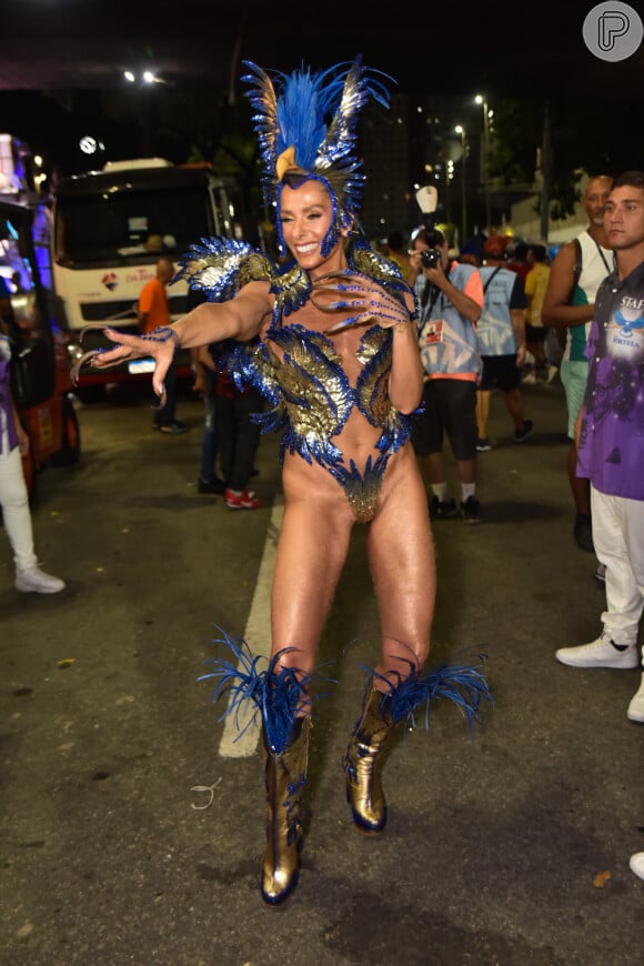 Adriane Galisteu tem mais de 20 anos de história no Carnaval carioca