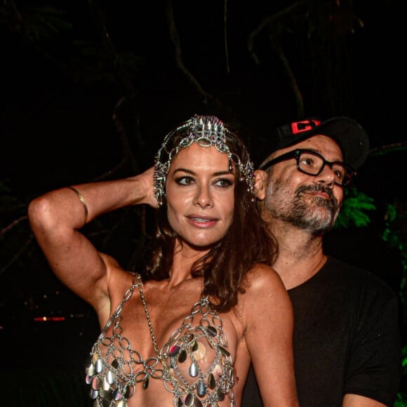 Alinne Moraes encontrou ex Cauã Reymond e Mariana Goldfarb no Baile da Arara