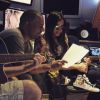 Anitta compartilhou uma foto dentro de um estúdio: 'Tá difícil escolher a melhor! Novo álbum, músicas incríveis'