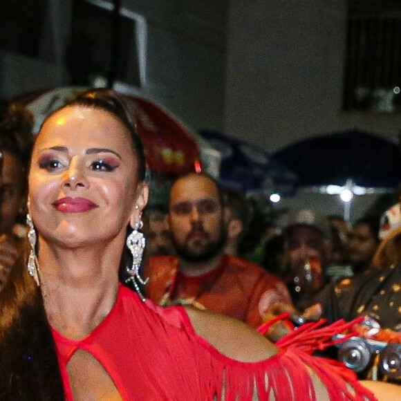 Viviane Araujo revelou detalhes do processo de emagrecimento em época de Carnaval