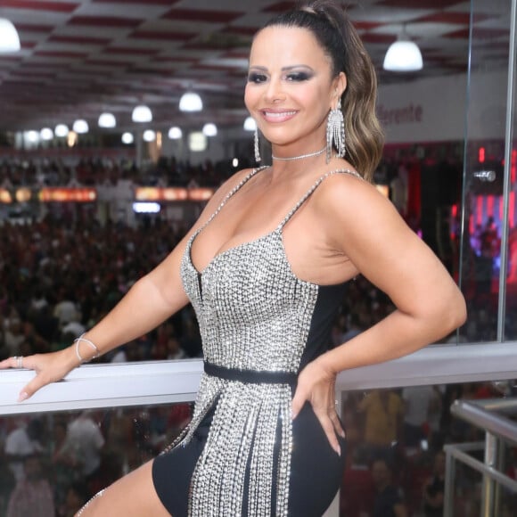 Viviane Araujo disse que a maternidade trouxe cores novas para sua vida