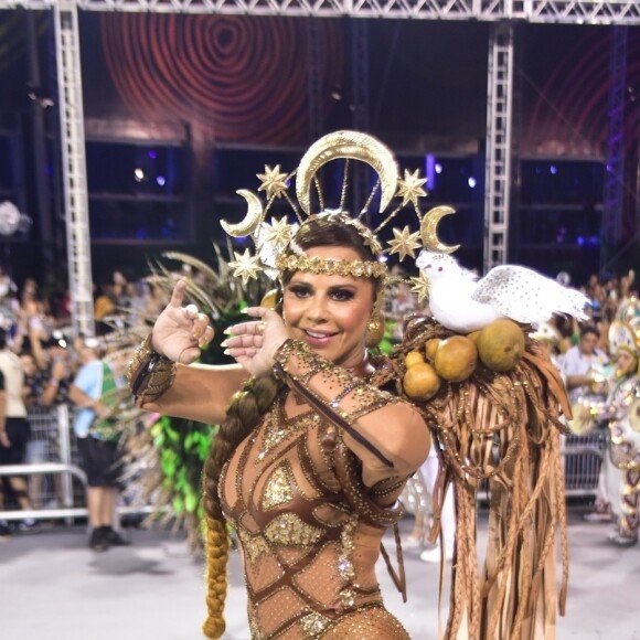 Viviane Araújo segue confirmada no Salgueiro