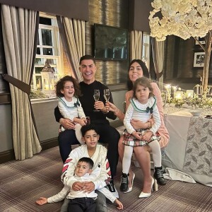 Atualmente, Cristiano Ronaldo formou uma família com Georgina Rodríguez