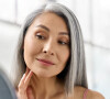 Dermatologistas aconselham algumas etapas de cuidados com a pele aos 40 anos