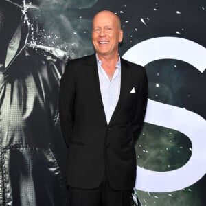 Bruce Willis encerrou sua carreira após diagnóstico de afasia em 2022