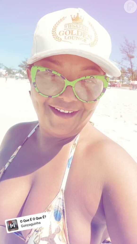 Babi Cruz postou diversas fotos na praia em sua rede social