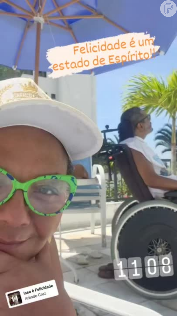 Arlindo Cruz hoje: cantor aparece contemplando a praia em registro publicado por Babi