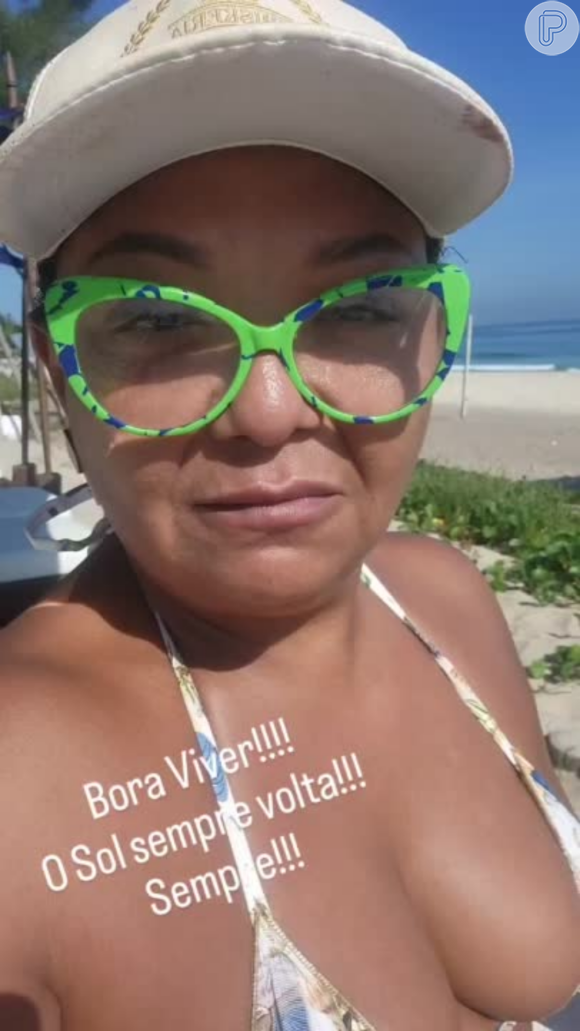 Mulher de Arlindo Cruz filosofou sobre ida à praia: 'Bora viver. O sol sempre volta! Sempre'