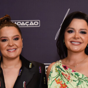 Maiara apostou em um tailleur e Maraisa, em vestido de ombro único