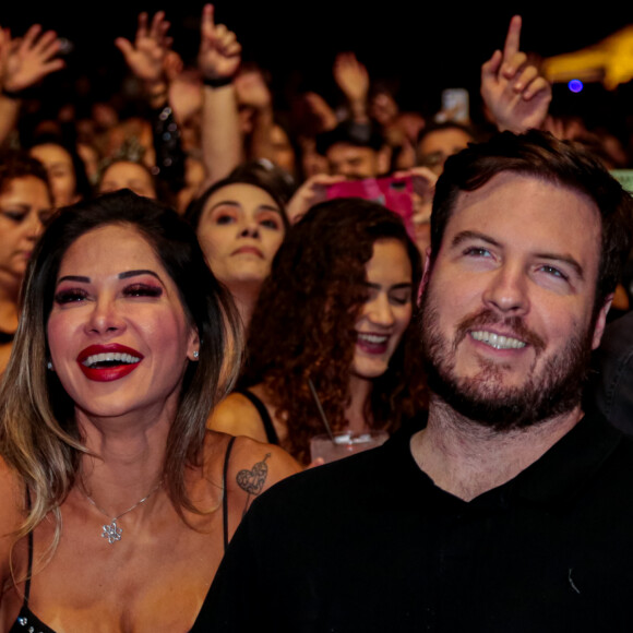 Maíra Cardi e Thiago Nigro foram ao show de Maiara e Maraisa