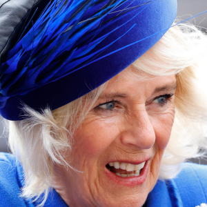 Polêmica: Príncipe Harry e Meghan Markle são alvos do boicote de Camilla Parker em batizado da filha