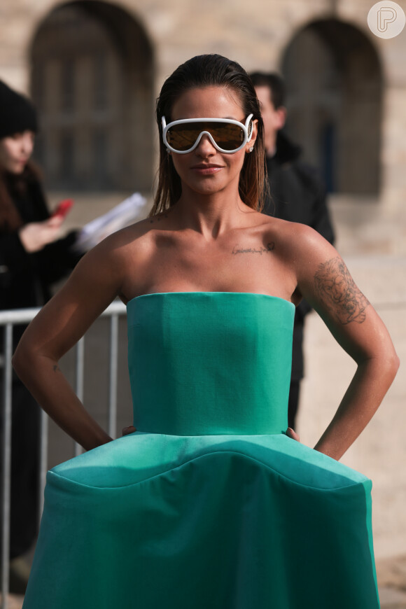Na Semana de Moda de Paris, Andressa Suita dividiu opiniões com um vestido 'diferentão'