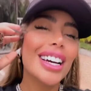 O famoso grillz voltou à moda graças às celebridades como Rafaella Santos