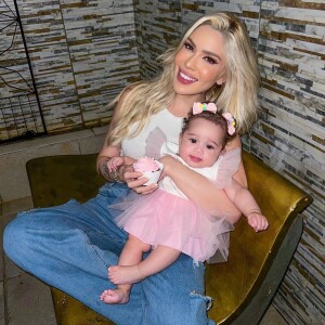 Karoline Lima contou que quando sua filha nasceu, os médicos disseram que ela era surda do ouvido esquerdo