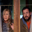 O lançamento da Netflix que você não pode perder: o filme com Jennifer Aniston que fez Adam Sandler colocar uma prótese no quadril!