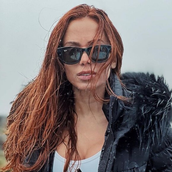 Anitta está fazendo uma viagem pela Islândia