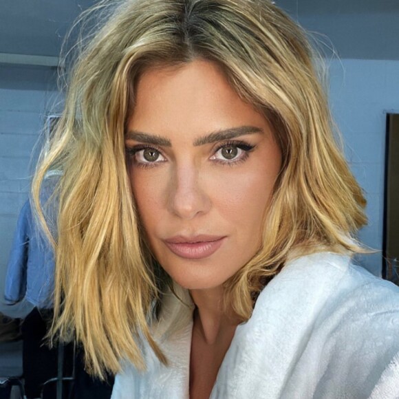 Aos 44 anos, Carolina Dieckmann disse ter iniciado protocolos com laser antes dos 40