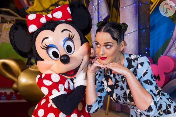 Katy Perry fez comentários controversos sobre o vestido de noiva de Meghan Markle