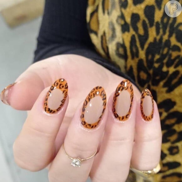 Quem é do signo de Aquário adora inovar: essa nail art vai conquistar as nativas desse signo