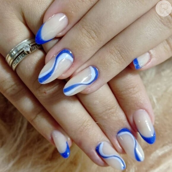 Nail arts com azul vão agradar os signos de Sagitário e Capricórnio, por exemplo