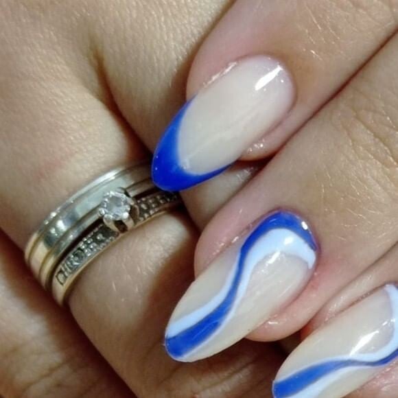 Nail arts com azul vão agradar os signos de Sagitário e Capricórnio, por exemplo