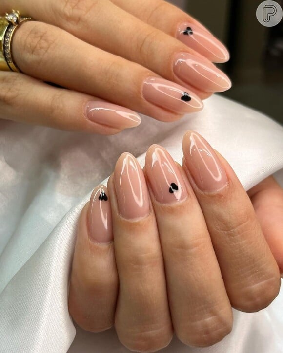 Unhas delicadas vão conquistar as mulheres do signo de Touro