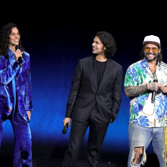 Bruna Marquezine e Xolo Maridueña são estrelas do novo filme de super-herói da DC Comics