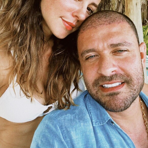Foto de Paolla Oliveira e Diogo Nogueira assustou muita gente, que, antes de ler a legenda, achou se tratar do anúncio de um término
