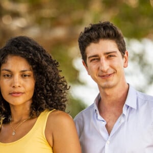 Caio (Cauã Reymond) dá beijo em Aline (Barbara Reis), que desperta ainda a paixão em onatas (Paulo Lessa) e Daniel (Johnny Massaro) a partir do capítulo de terça-feira 9 de maio de 2023 da novela 'Terra e Paixão'