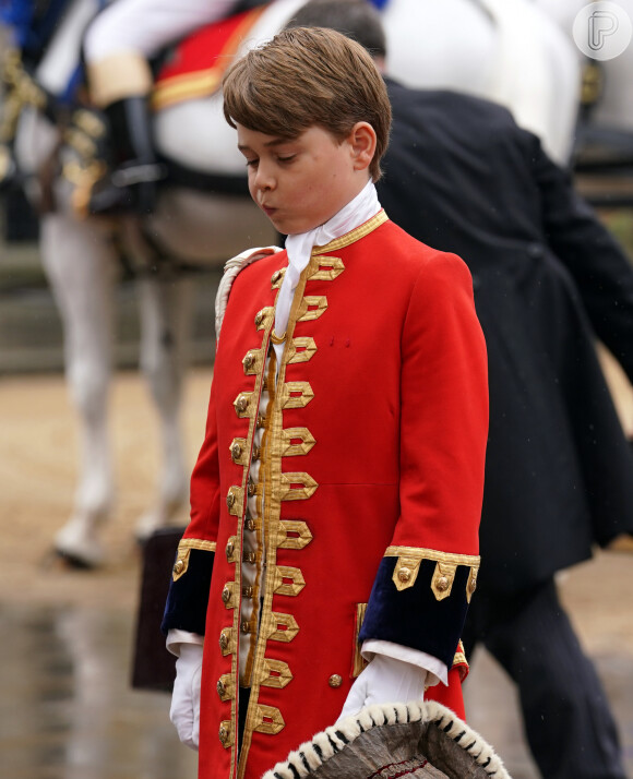 Coroação de Rei Charles III: o príncipe George pareceu um tanto entediado