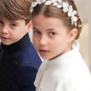 Coroação de Rei Charles III: a princesa Charlotte e o príncipe Louis entraram juntos na Abadia de Westmister