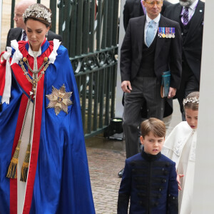 Coroação de Rei Charles III: o príncipe Louis e a princesa Charlotte chegaram com a mãe, Kate Middleton