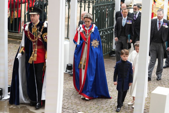 Coroação de Rei Charles III: o príncipe Louis e a princesa Charlotte chegaram com a mãe, Kate Middleton