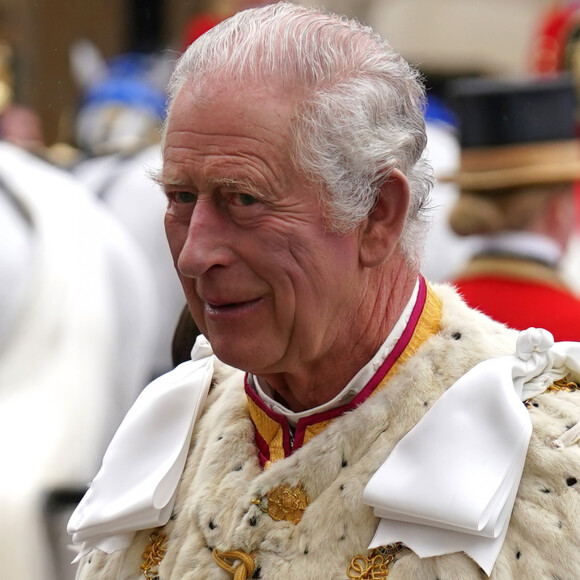 Rei Charles III foi coroado em cerimônia avaliada em mais de 600 milhões de reais