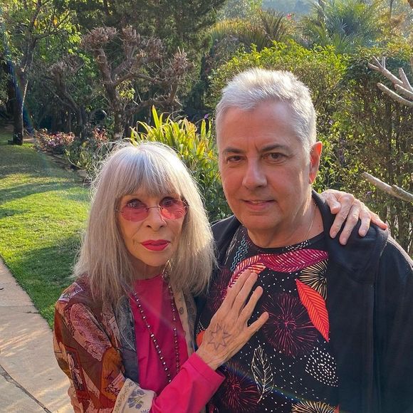 Rita Lee aderiu ao cabelo grisalho na velhice: 'Adorei ter sido ruiva, mas encheu o saco'