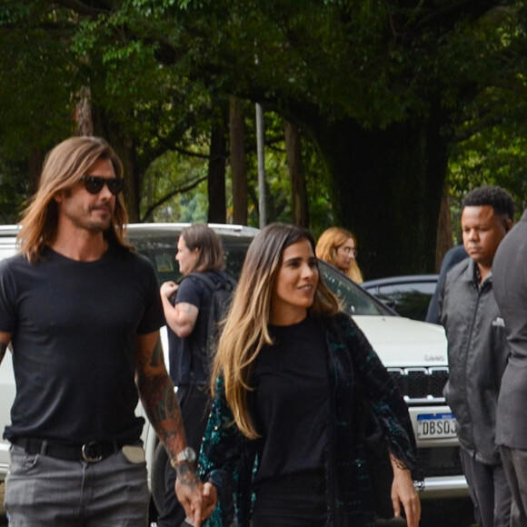 Wanessa Camargo foi ao velório de Rita Lee na companhia do namorado, Dado Dolabella