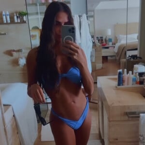 Fãs cogitaram gravidez de Deborah Secco por causa da barriga da atriz