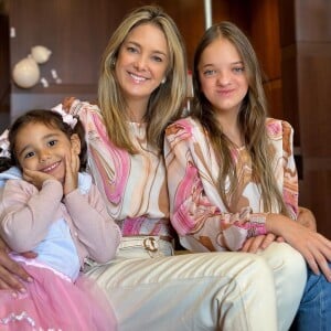 Filhas de Ticiane Pinheiro, Manuella e Rafa Justus esbanjaram beleza em foto com a mãe