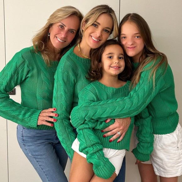Filha caçula de Ticiane Pinheiro chamou atenção por tamanho em foto com a família