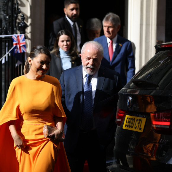 Laranja foi a cor escolhida por Janja para coquetel de recepção com chefes de estado antes da coroação de Charles III