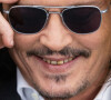 O que aconteceu com os dentes do ator Johnny Depp?
