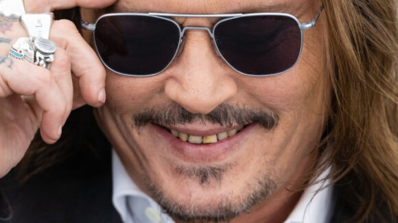 'Os dentes de Johnny Depp estão apodrecendo': higiene bucal do ator chama atenção e fãs ficam (literalmente) de boca aberta