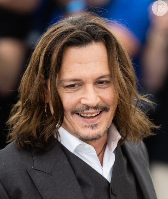 Fotos dos dentes do ator Johnny Depp viralizaram na web