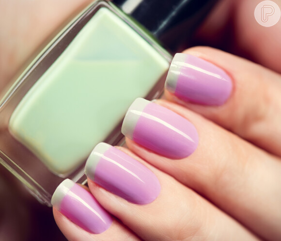 A nail art francesinha em tom pastel vai conquistar quem gosta de fugir do óbvio