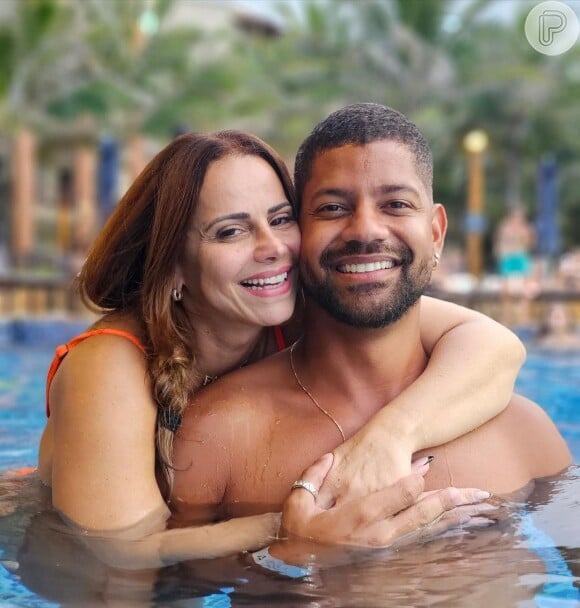 Viviane Araujo e Guilherme Militão comemoraram dois anos de casamento em maio