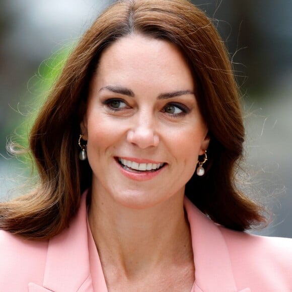 Esse truque banal de beleza de Kate Middleton fez o rosto da Princesa seguir intacto com o passar dos anos